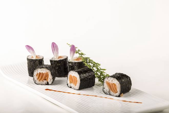 R21. Salmon Roll 三文魚卷